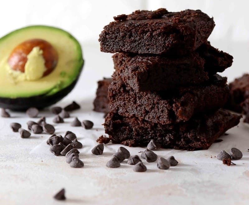 Keto avokadolu brownie